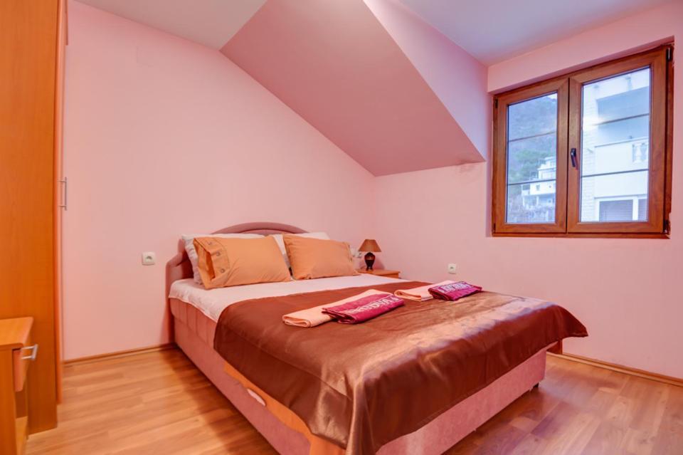 Sunny Villa Apartments Будва Екстер'єр фото