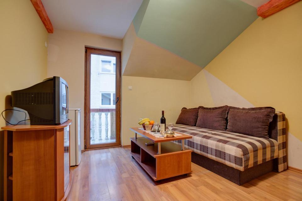 Sunny Villa Apartments Будва Екстер'єр фото