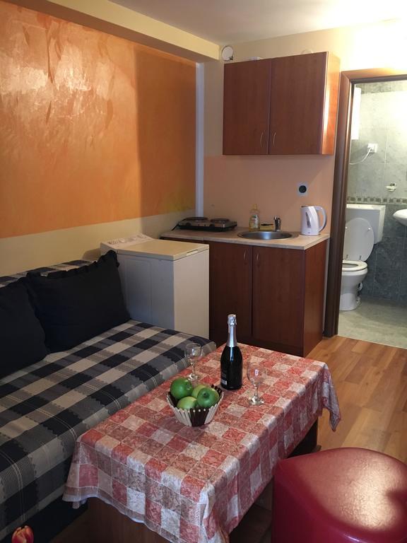 Sunny Villa Apartments Будва Екстер'єр фото