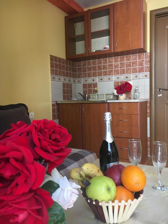 Sunny Villa Apartments Будва Екстер'єр фото